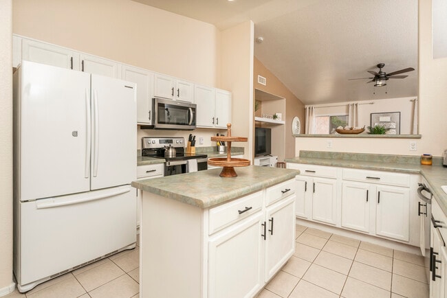 Foto del edificio - 1762 E Sycamore Rd