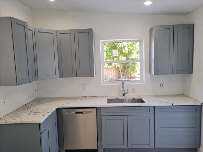 Foto del edificio - 4390 Ter