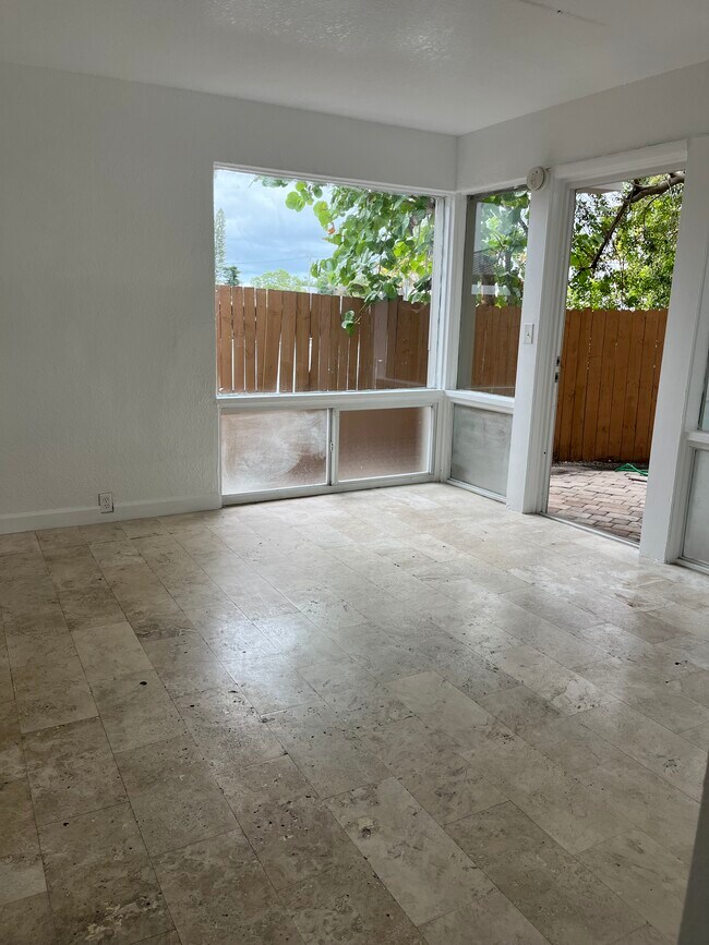 1st floor bedroom - 7136 Bonita Dr