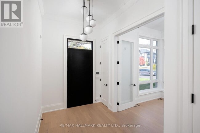 Building Photo - 45 Drynoch Ave