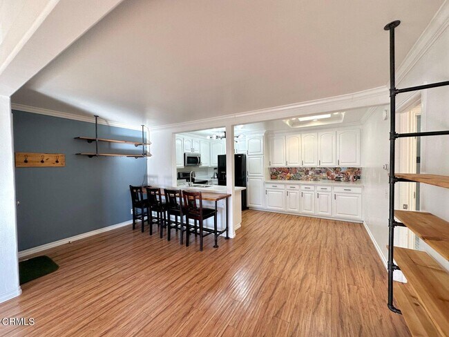 Foto del edificio - 1300 Saratoga Ave