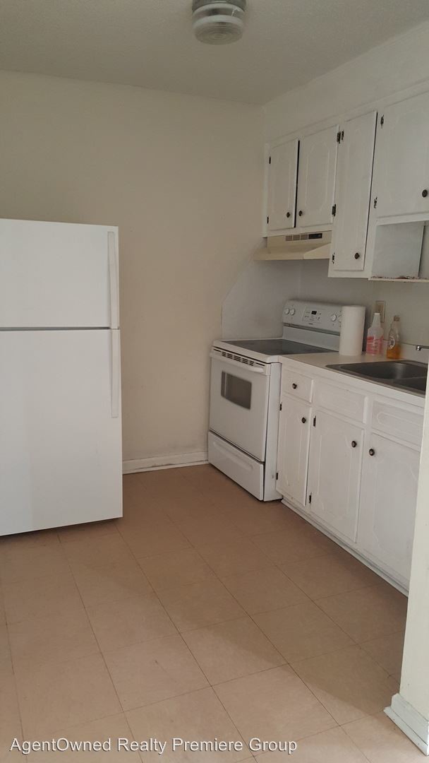 Building Photo - 2 br, 1 bath House - 682 Hughes Rd  Unit A