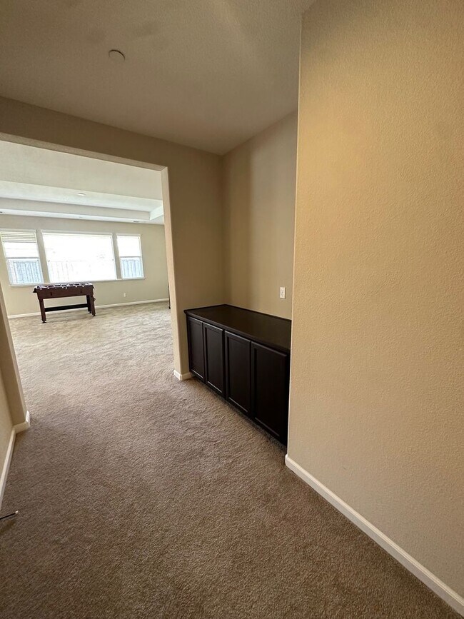 Foto del edificio - Spacious 4 Bed / 3 Bath Home with Large Covered Patio in Chico