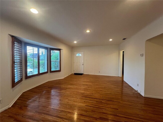 Foto del edificio - 10623 Olive St