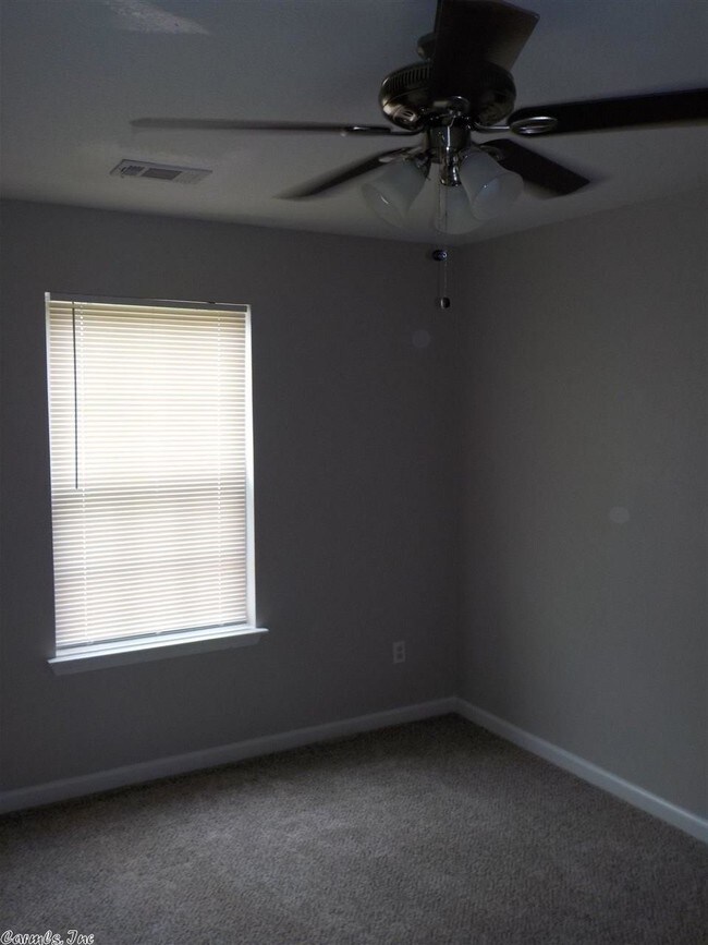 Building Photo - 16008 Autumn Cove