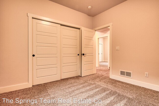 Foto del edificio - 4 br, 3.5 bath House - 287 Ironclad Lane