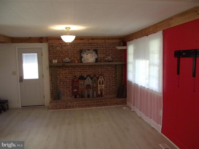 Building Photo - 1373 Garrisonville Rd