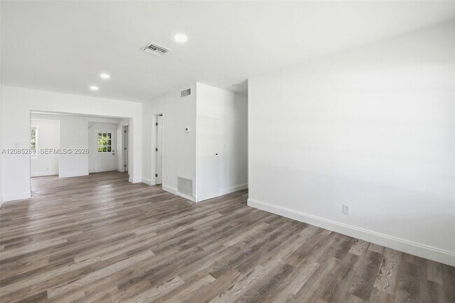 Foto del edificio - 4621 SW 31st Dr