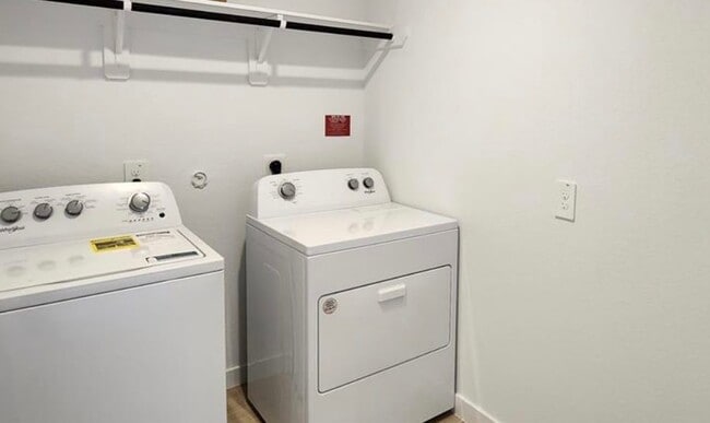 Building Photo - 3926 Pierce Pl Ln