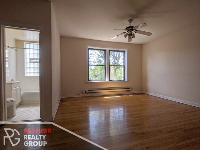 Foto del edificio - 1044 W George St