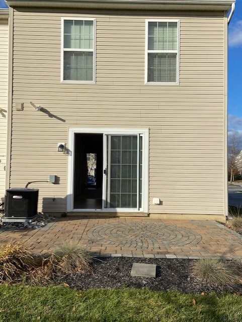 Building Photo - 8480 Cromwell Ct