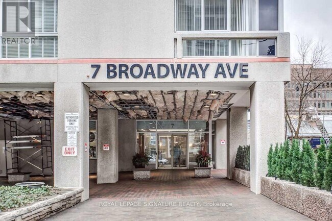 Photo du bâtiment - 7 Broadway Ave