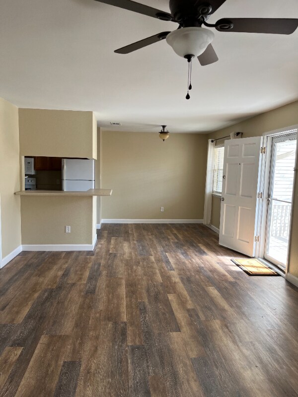 Foto del edificio - 1200 Shoreline Dr