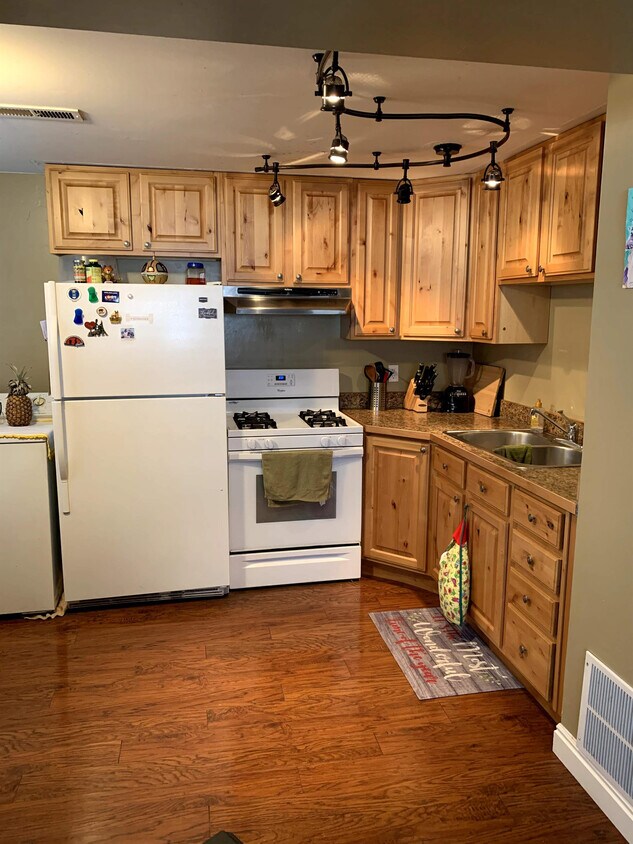 Primary Photo - 216 N 200 E St
