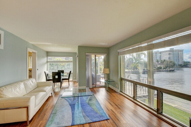 Building Photo - 414 Seasage Dr