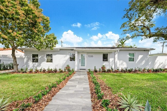 Building Photo - 7235 SW 39th St