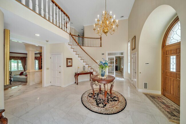 Building Photo - 787 Peach Tree Ln