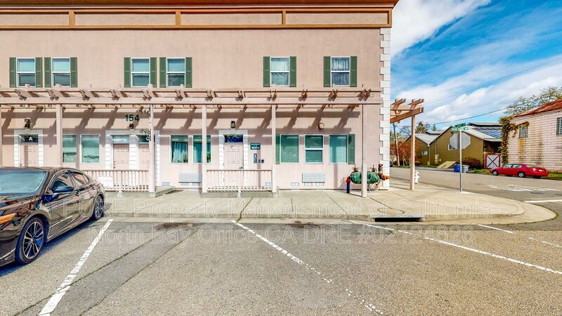 Foto principal - 154 Railroad Ave