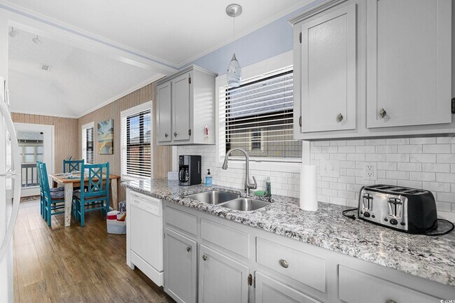Foto del edificio - 9506 Knights Ct