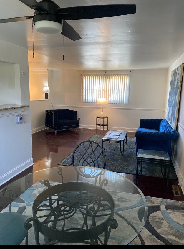 Foto del edificio - 6724 Fox Meadow Rd