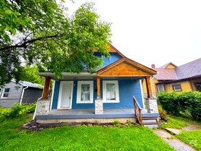 Building Photo - 1607 Draper St