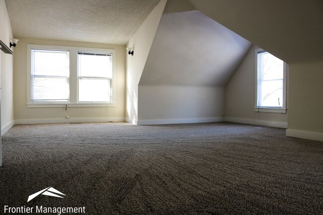 Building Photo - 901 Osage St