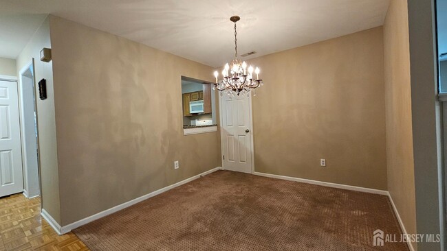 Building Photo - 3 Rutland Ln