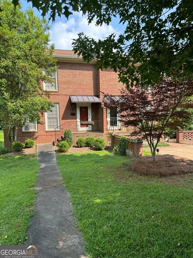 Foto principal - 98 Lagrange St