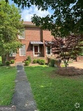 Building Photo - 98 Lagrange St