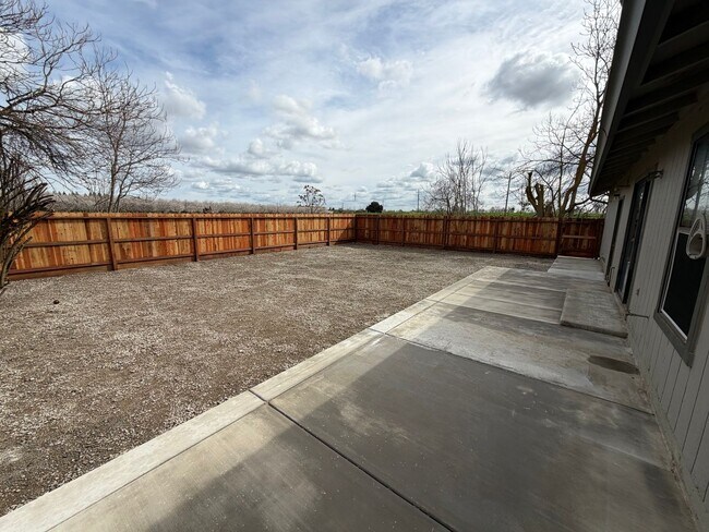 Foto del edificio - 3 bedroom 2 bath home for rent