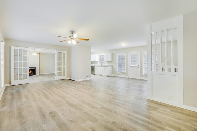 Building Photo - 6224 Shallowford Way