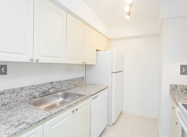 Foto del edificio - 2 br, 1 bath  - 9000 SW 96th St