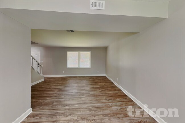 Building Photo - 3201 Berrybush Ct