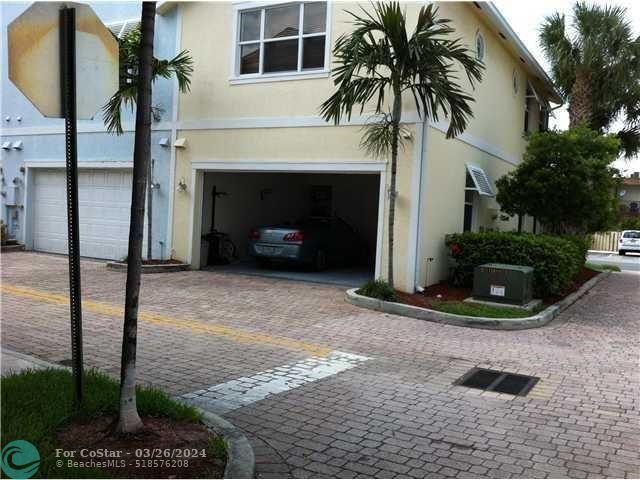 Foto del edificio - 2306 NE 2nd St