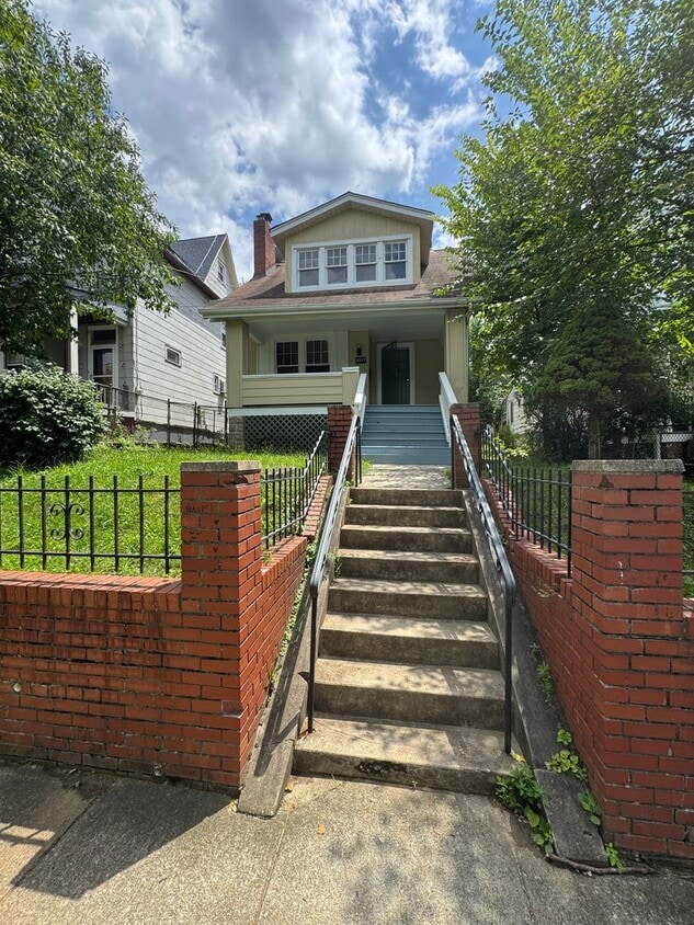 Brookland Three Bedroom House Available fo... - Brookland Three Bedroom House Available fo...