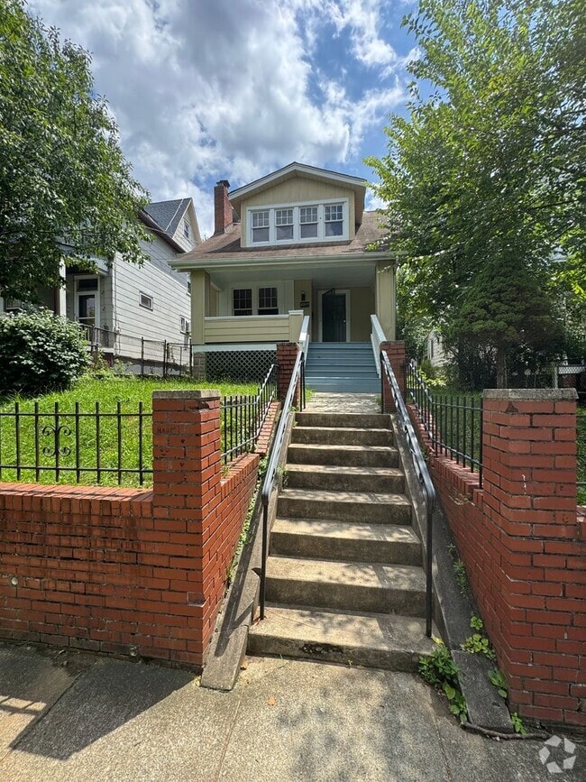 Building Photo - 2017 Lawrence St NE