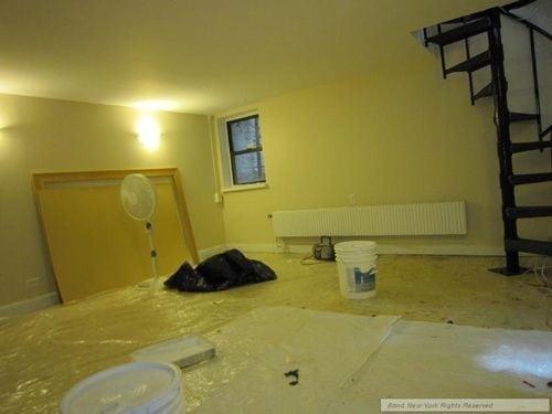 Building Photo - 310 E 44th St
