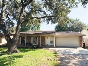 Building Photo - 2211 Mustang Springs Dr