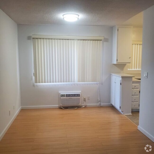 Building Photo - 2212 S Bentley Ave