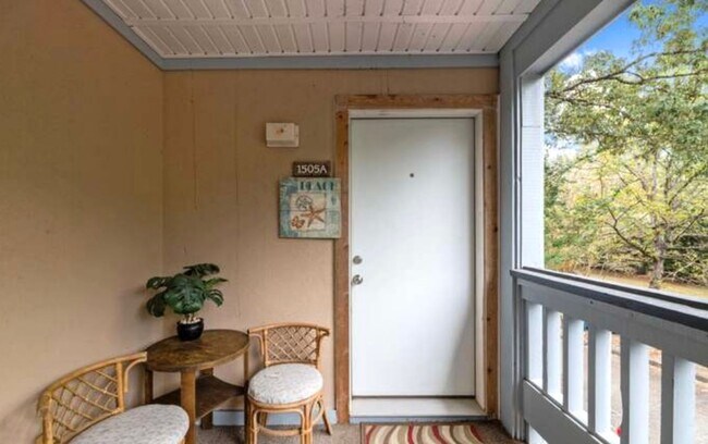 Foto del edificio - Beautiful Partially Furnished Loft Condo in Fairfield Harbour Available Jan 5 - Utilities Included!