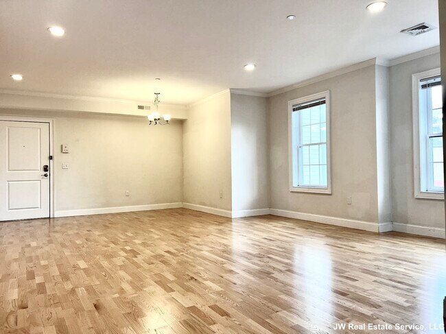Foto del edificio - 463 Rutherford Ave