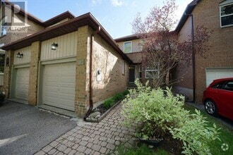 Building Photo - 1110 Edgehill Pl
