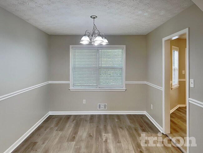 Foto del edificio - 172 N White Pines Dr