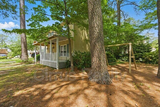 Building Photo - 156 Circle Ct