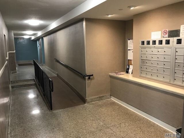 Foto del edificio - 210 Shore Rd