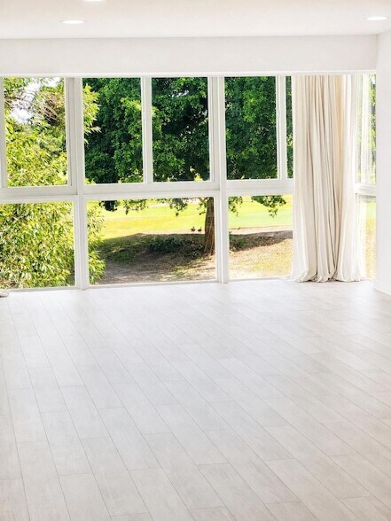 Foto del edificio - 3300 N Palm Aire Dr