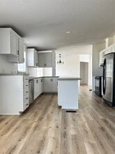 Building Photo - 219 Blinkin Ave