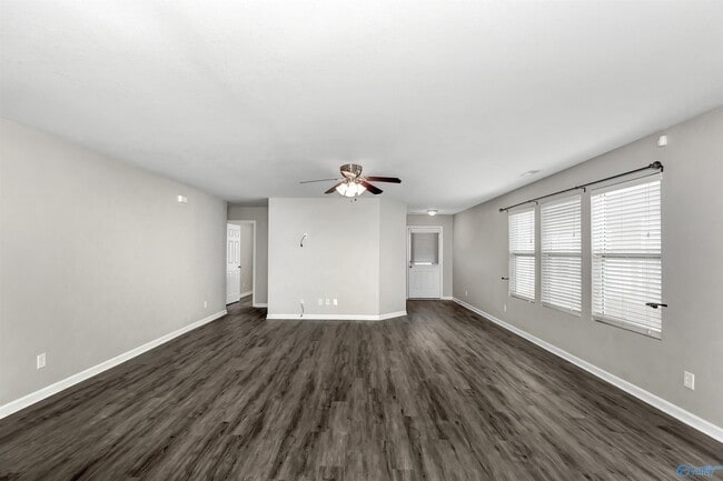 Building Photo - 325 Kenneth Blvd NW