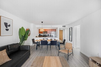 Building Photo - 1200 Brickell Bay Dr