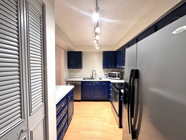 Building Photo - 514 Orange Dr